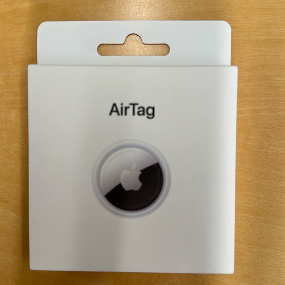 **NEW NEVER OPENED** Apple Air Tag